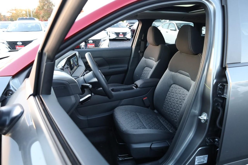 Nissan Kicks Vehicle Image 10