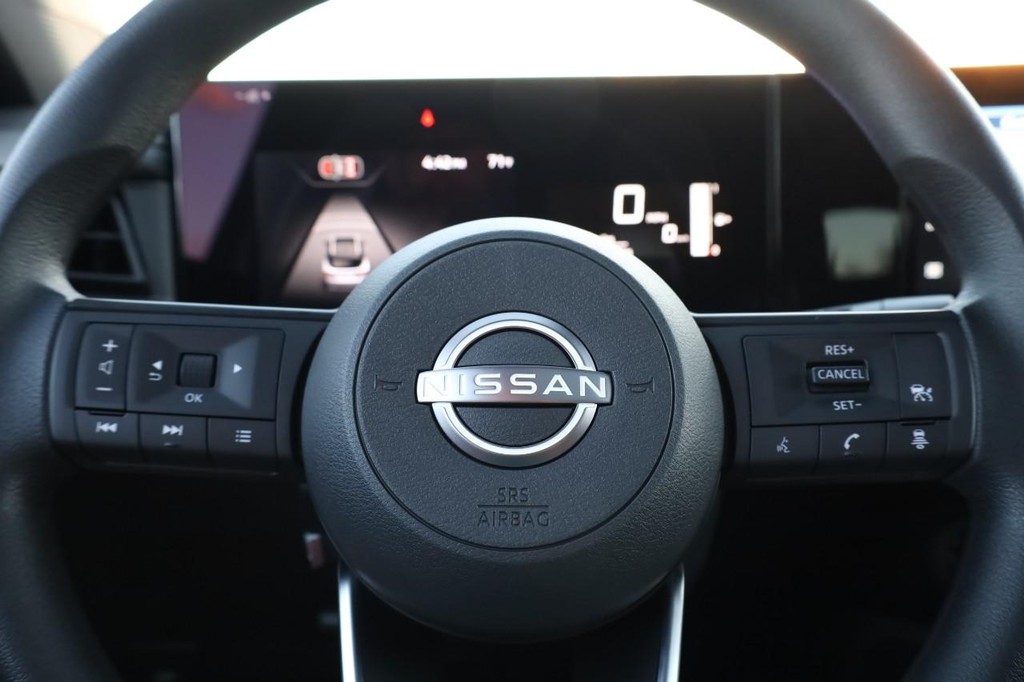 Nissan Kicks Vehicle Image 11