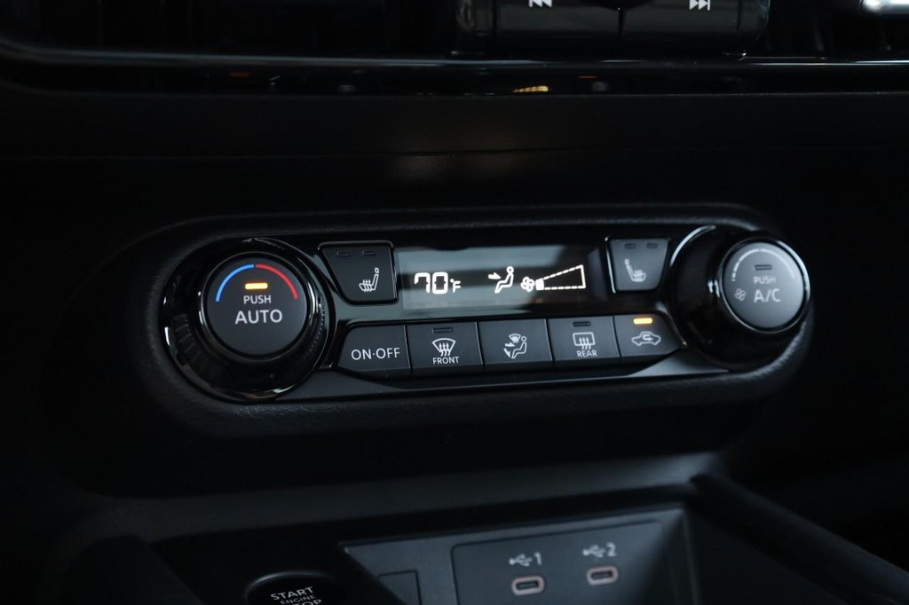 Nissan Kicks Vehicle Image 16