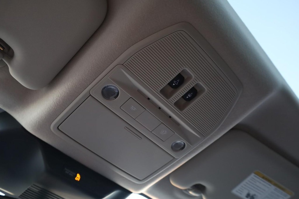 Nissan Kicks Vehicle Image 19