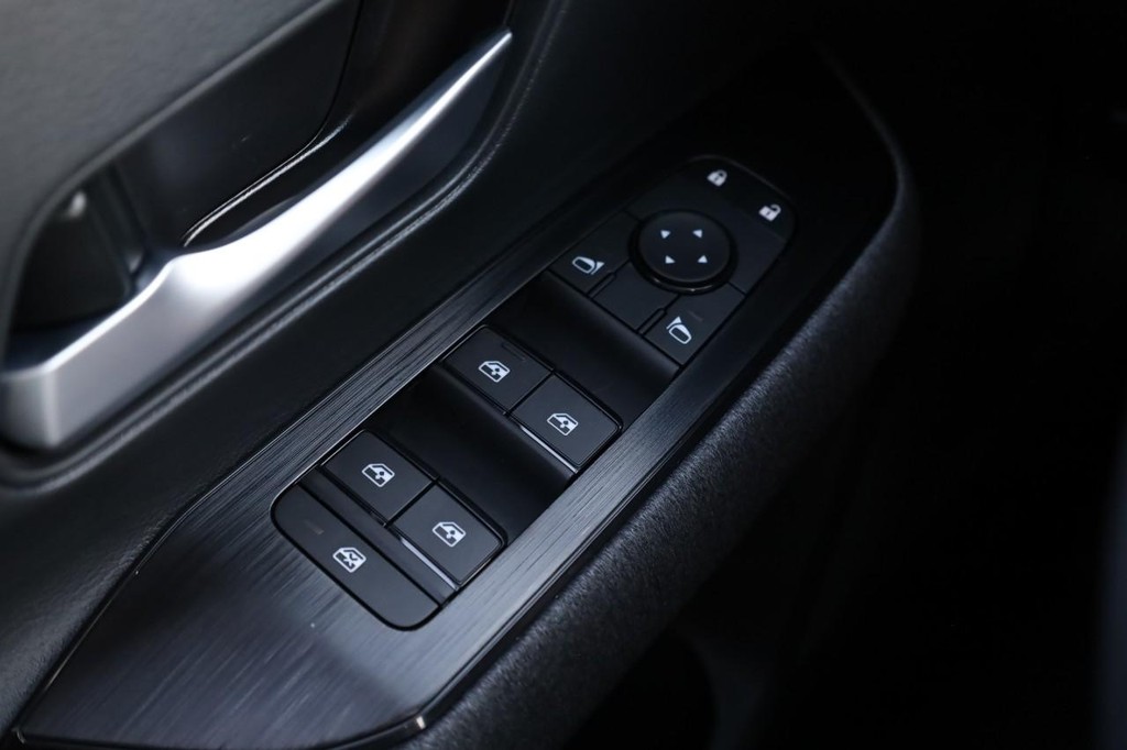 Nissan Kicks Vehicle Image 20