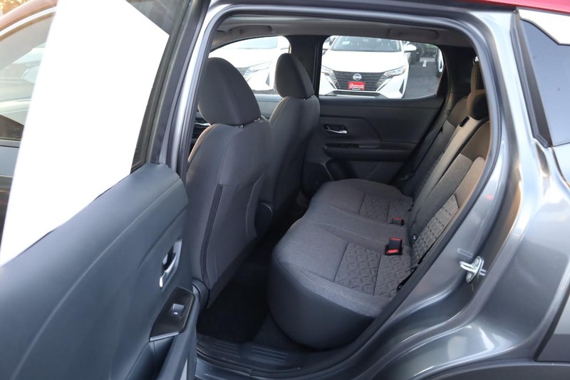 Nissan Kicks Vehicle Image 22