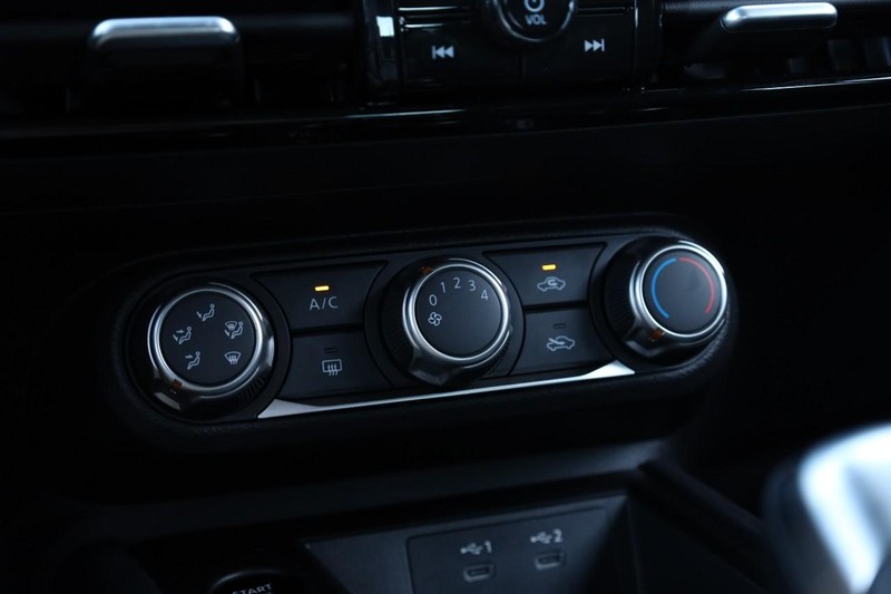 Nissan Kicks Vehicle Image 14