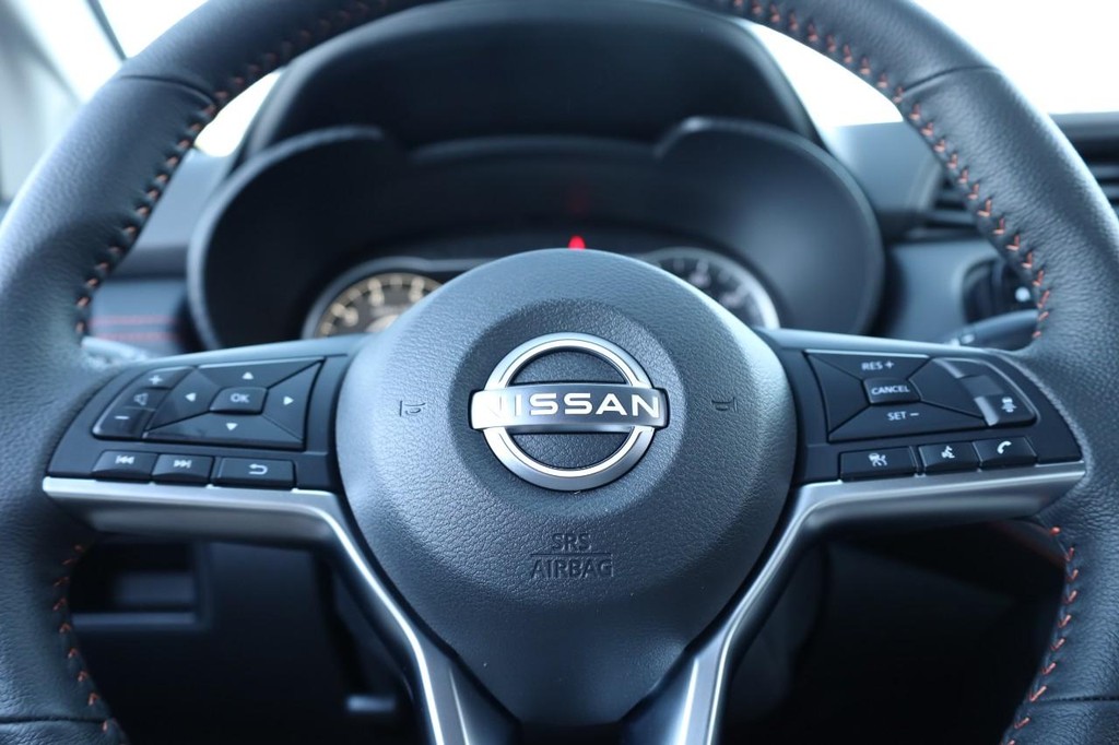 Nissan Versa Vehicle Full-screen Gallery Image 9