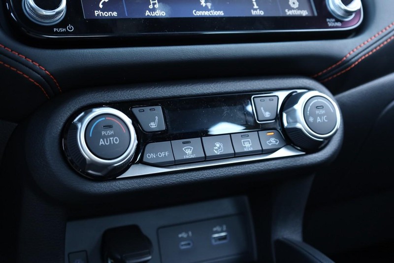 Nissan Versa Vehicle Image 13