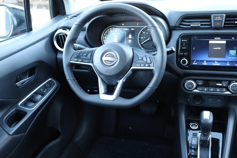 Nissan Versa Vehicle Image 22