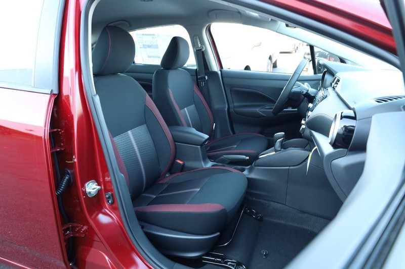 Nissan Versa Vehicle Image 23