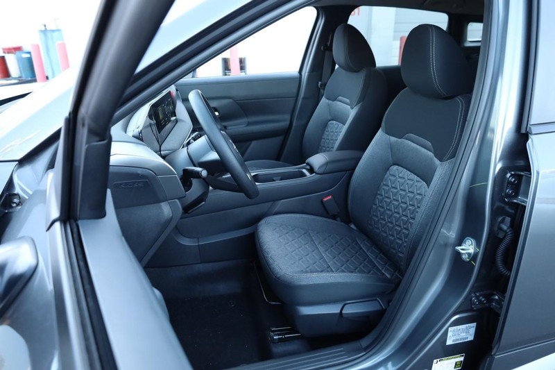 Nissan Kicks Vehicle Image 08