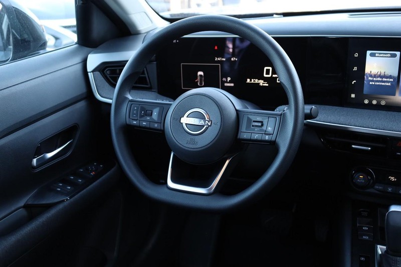 Nissan Kicks Vehicle Image 23
