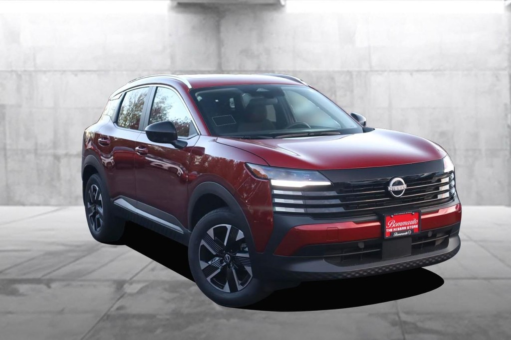 Nissan Kicks Vehicle Full-screen Gallery Image 2