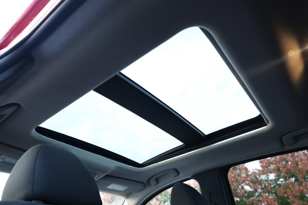 Nissan Kicks Vehicle Full-screen Gallery Image 9