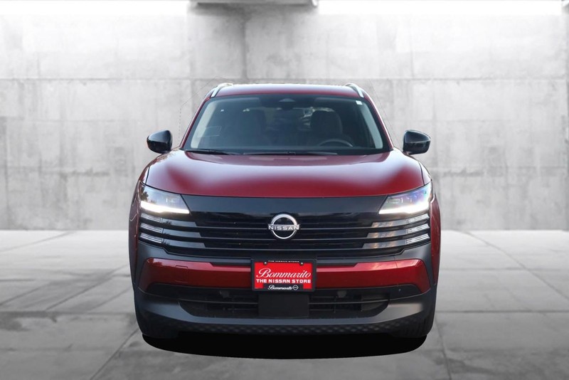 Nissan Kicks Vehicle Image 04