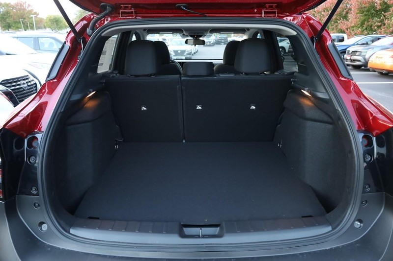 Nissan Kicks Vehicle Image 07