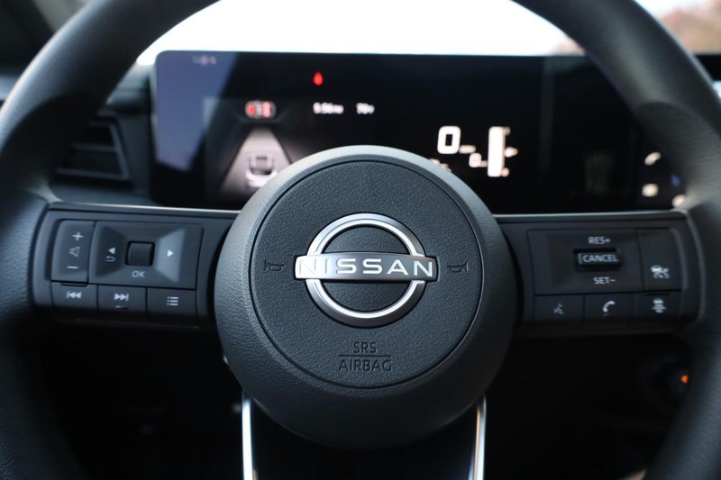 Nissan Kicks Vehicle Image 11