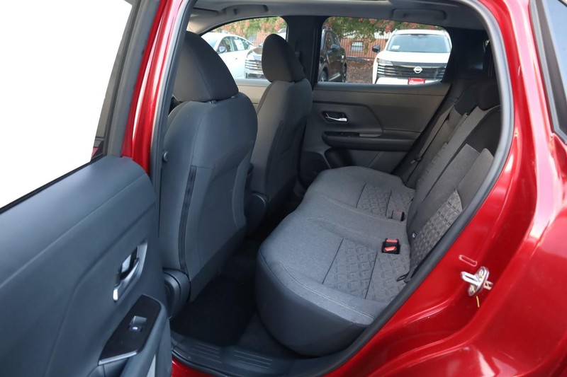 Nissan Kicks Vehicle Image 22