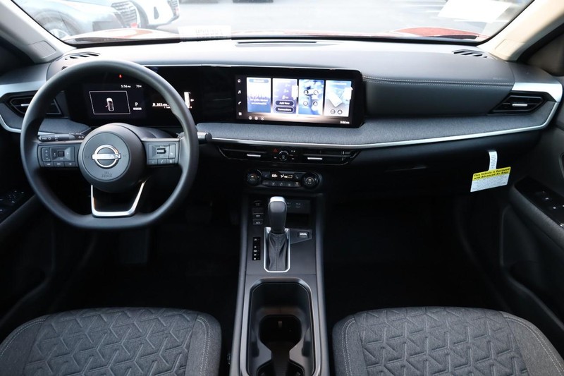 Nissan Kicks Vehicle Image 23