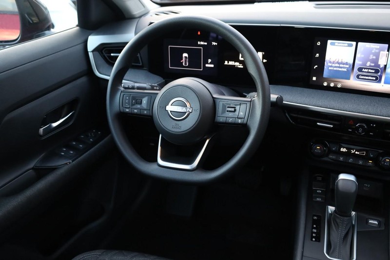 Nissan Kicks Vehicle Image 24