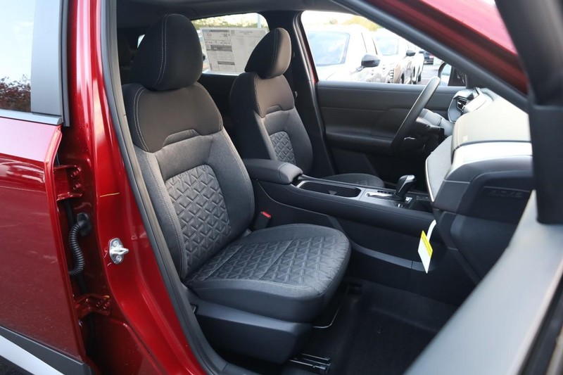 Nissan Kicks Vehicle Image 25