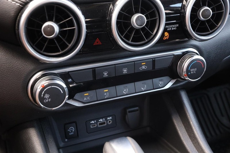 Nissan Sentra Vehicle Image 17