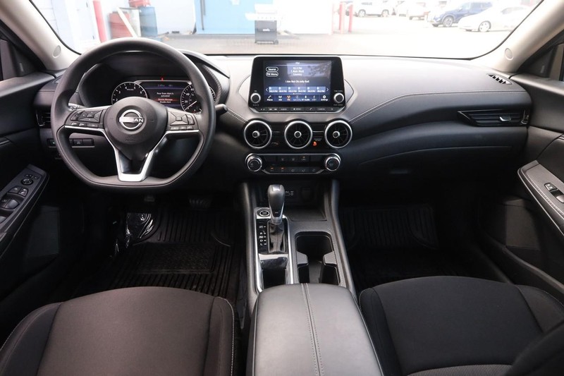 Nissan Sentra Vehicle Image 19