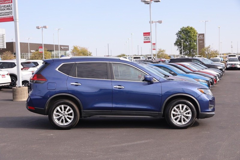 Nissan Rogue Vehicle Image 05