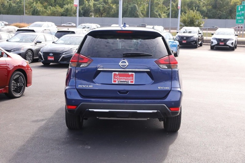 Nissan Rogue Vehicle Image 06