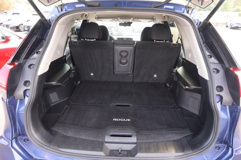 Nissan Rogue Vehicle Image 07