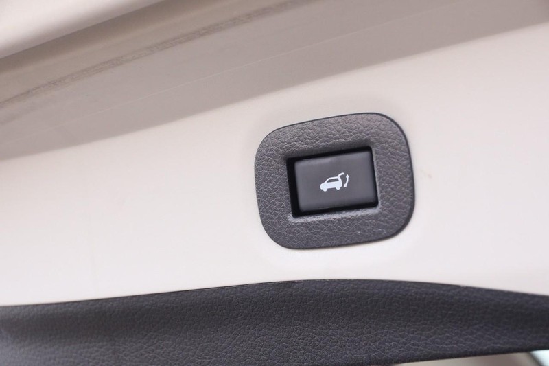 Nissan Rogue Vehicle Image 08