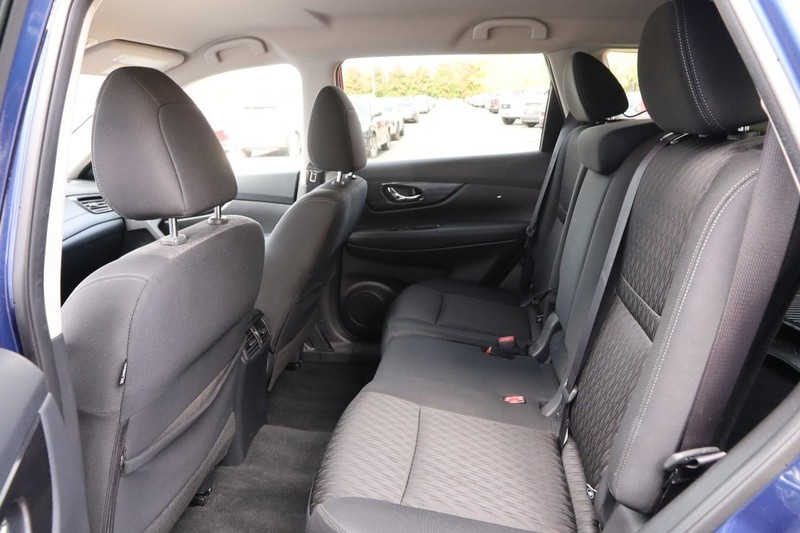 Nissan Rogue Vehicle Image 10