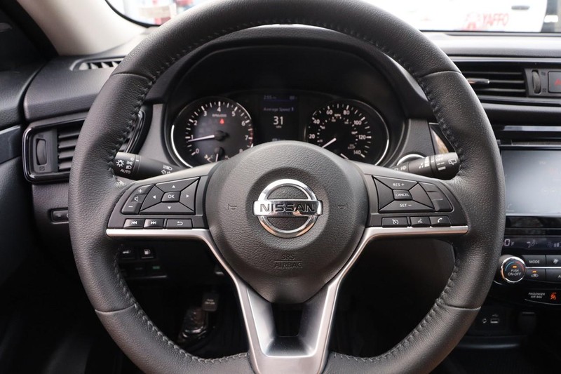 Nissan Rogue Vehicle Image 11