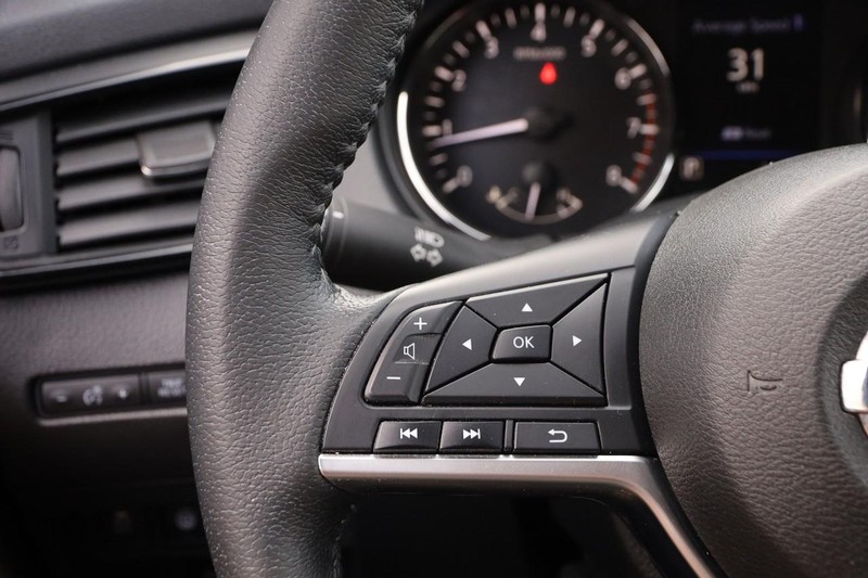 Nissan Rogue Vehicle Image 12