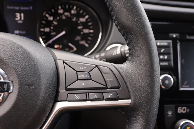 Nissan Rogue Vehicle Image 13