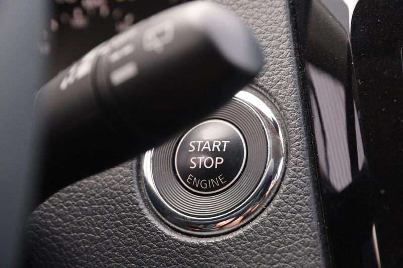Nissan Rogue Vehicle Image 15