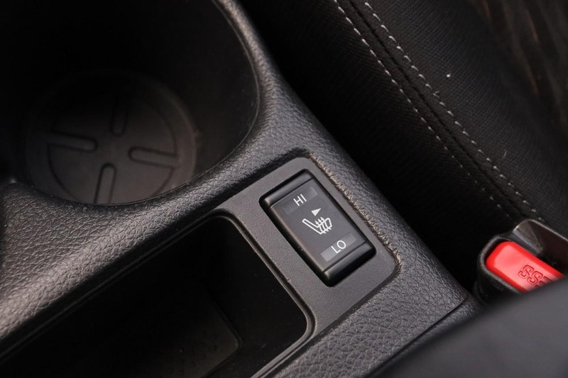 Nissan Rogue Vehicle Image 19