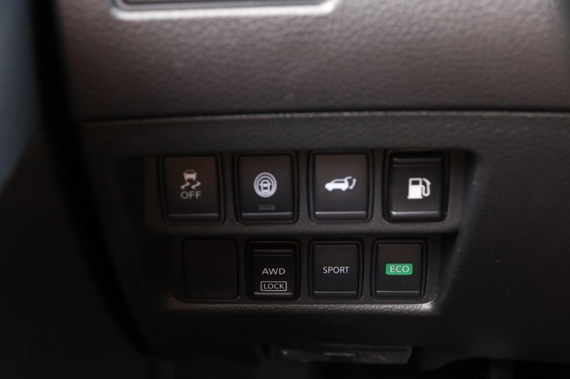 Nissan Rogue Vehicle Image 20
