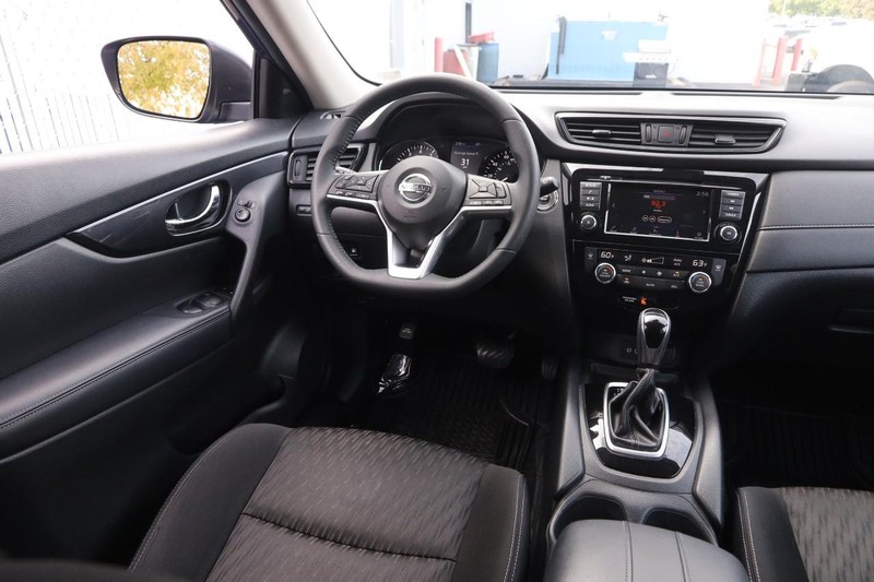 Nissan Rogue Vehicle Image 22