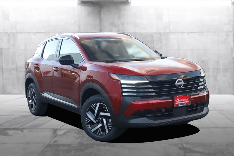 Nissan Kicks Vehicle Image 02