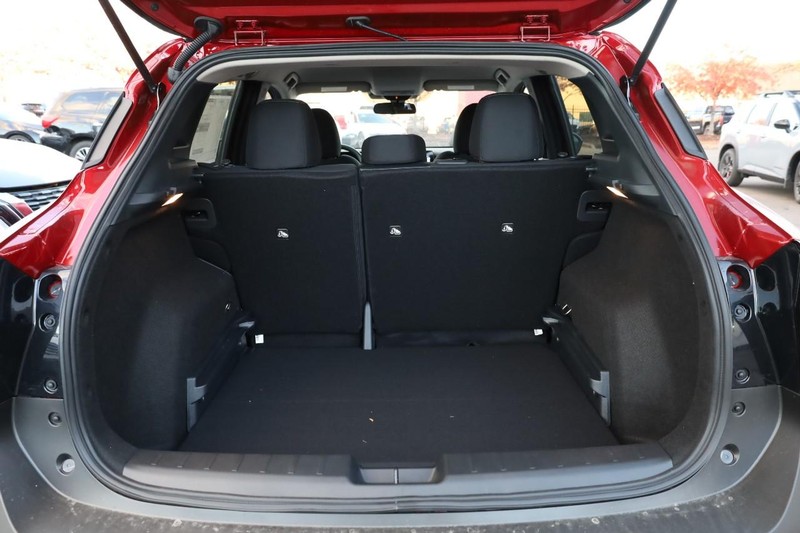 Nissan Kicks Vehicle Image 07