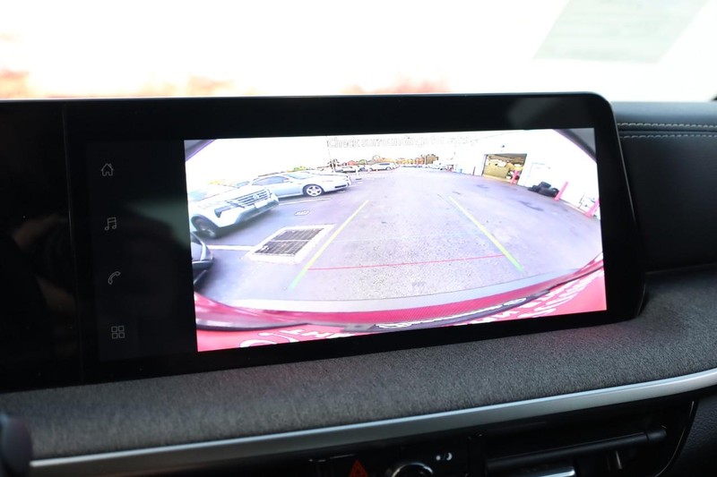 Nissan Kicks Vehicle Image 12