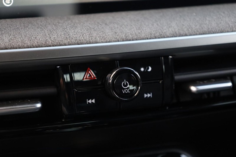 Nissan Kicks Vehicle Image 13