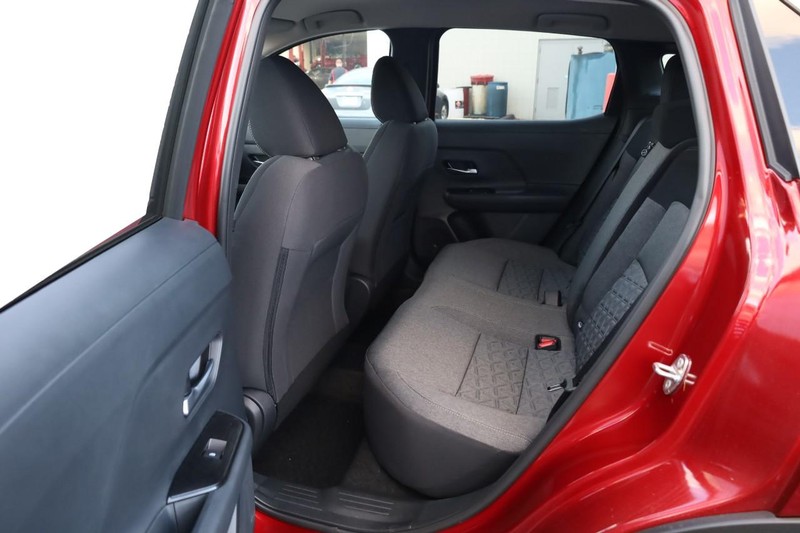 Nissan Kicks Vehicle Image 21