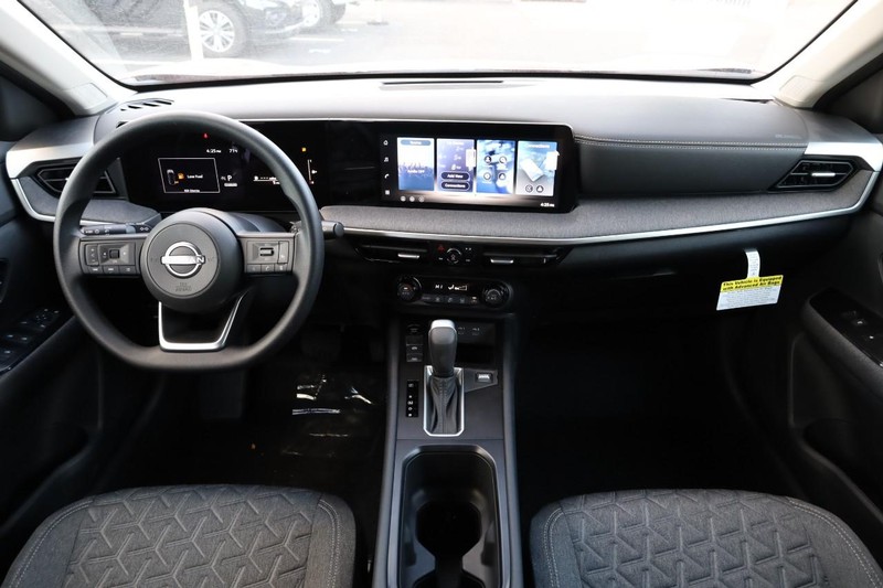 Nissan Kicks Vehicle Image 22