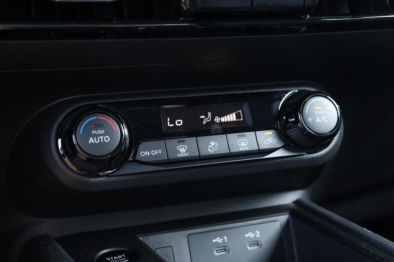 Nissan Kicks Vehicle Image 14