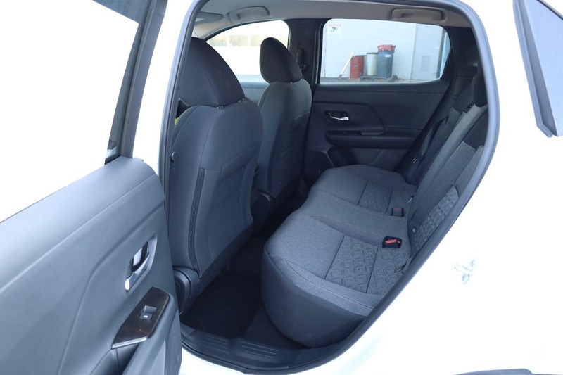Nissan Kicks Vehicle Image 21