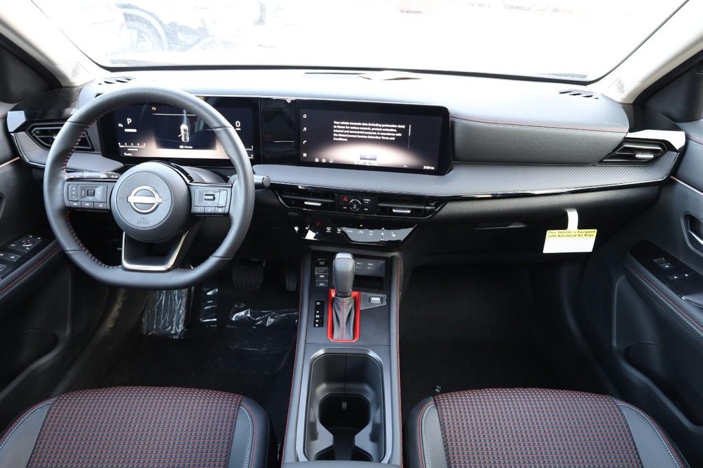 Nissan Kicks Vehicle Full-screen Gallery Image 25