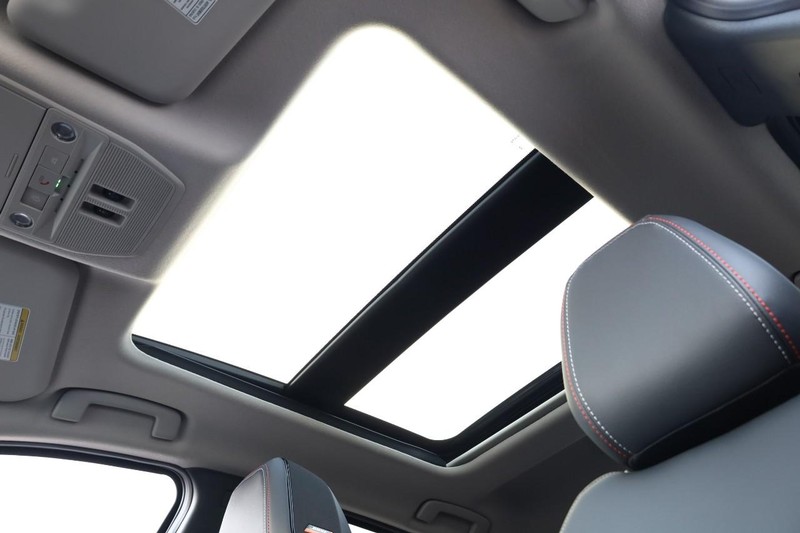 Nissan Kicks Vehicle Full-screen Gallery Image 8