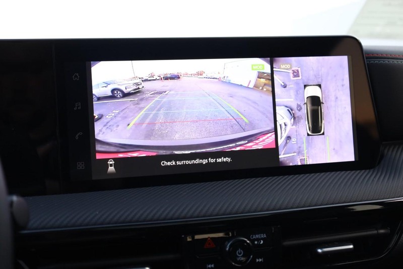 Nissan Kicks Vehicle Full-screen Gallery Image 14