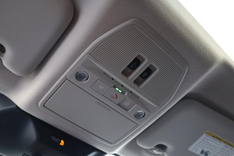 Nissan Kicks Vehicle Full-screen Gallery Image 19