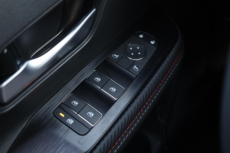 Nissan Kicks Vehicle Full-screen Gallery Image 20