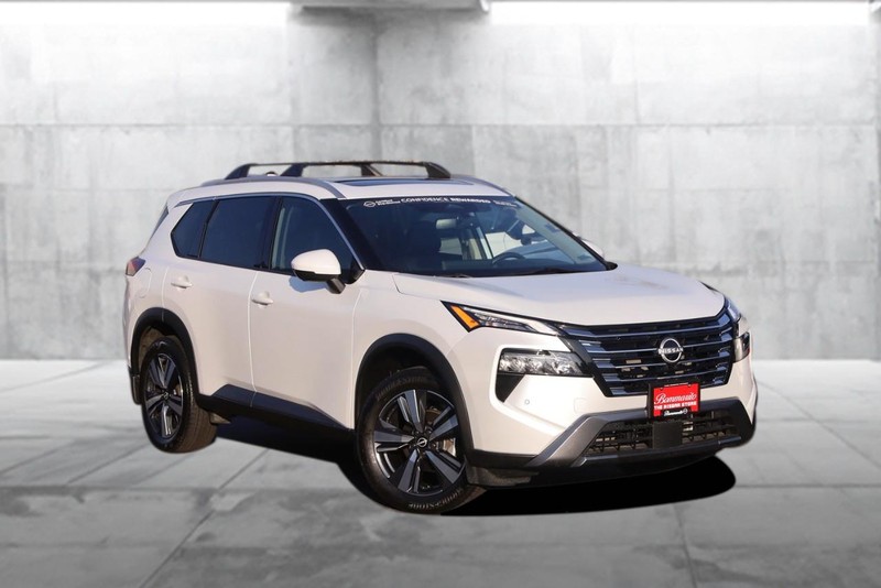 Nissan Rogue Vehicle Image 02